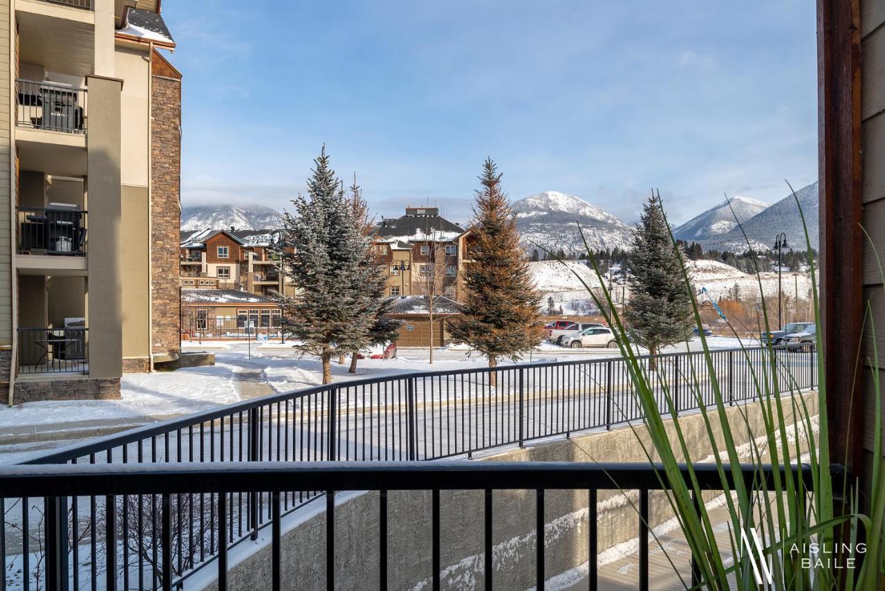 Rustic Modern 2 Bed 2 Bath With Lakeview Pool And Hot Tub Invermere Ngoại thất bức ảnh